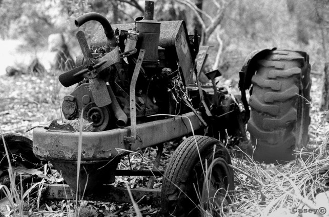 Tractor, rust, analog