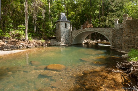 clear pool, colour