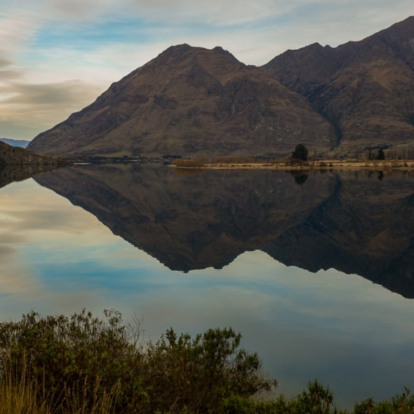 Lake Wanaka reflection